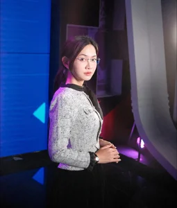 Le Bong Faces Criticism Over MC Career and Social Media Backlash - image 0