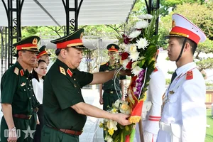 Central Military Commission and Ministry of Defense Honor Policy Families with Heartfelt Gifts - image 6