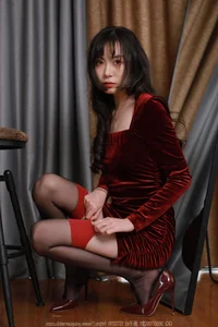 IESS Tuan Tuan Charming Knee-highs: Trendy Hosiery and Casual Elegance - image 69