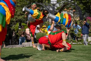 Ba Den Mountain Spring Festival: A Cultural Spectacle Attracting Hundreds of Thousands to Tay Ninh - image 0