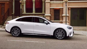 All-Electric Mercedes-Benz C-Class: S-Class Comfort in a Compact Sedan - image 8