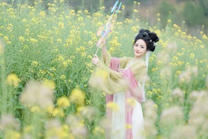 YiTuYu Art Language Vol.10204 Featuring Nan Zhi - Elegant Photography Collection - image 0