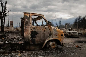 Devastating Wildfires Impact Popular Tourist Towns: A Visual Report - image 0
