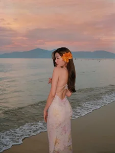 Beach Fashion Trends: Stunning Summer Looks Inspired by Top Celebrity Styles - image 5
