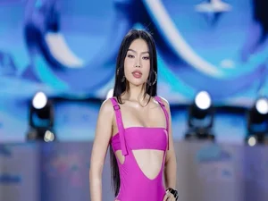 Beauty Queen Do Cam Ly Flaunts Stunning Curves in Latest Bikini Photoshoot - image 0