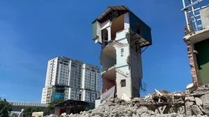 The 'Stuck' House: A Unique Architectural Standstill Between Belt Road 2.5 and Cao Xa La - image 4