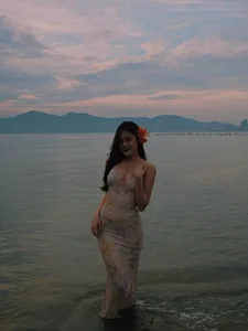 Tang My Han’s Stunning Beach Photoshoot: Summer Style Inspiration - image 0