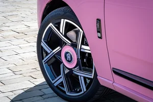 The Art of Luxury: Three Unique Rolls-Royce Editions for Chinese Collectors - image 9
