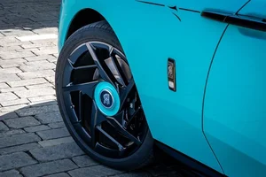 The Art of Luxury: Three Unique Rolls-Royce Editions for Chinese Collectors - image 3