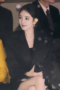 Yang Mi Captivates Paris Fashion Week with Her Versatile and Stunning Looks - image 5