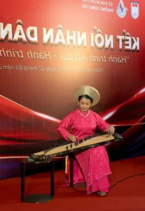 ASEAN Diplomatic Corps Experiences Vietnamese Ao Dai and Chau Ro Cultural Heritage - image 0