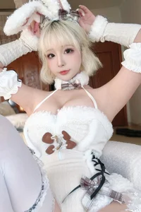 Coser Yuuhui 'Winter Fluffy Rabbit' Collection: 52 Photos & 6 Exclusive Videos - image 5