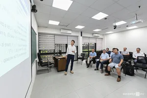 Innovative Asymmetric Architecture at the Vietnam Institute for Advanced Study in Mathematics - image 0
