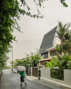 Innovative Urban Architecture: Exploring the Stunning Infinity Garden Townhouse Design - image 4