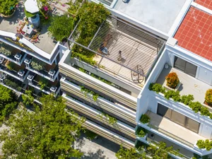 Urban Greenery: Designing Lush Townhouse Oases Amidst the Concrete Jungle - image 5