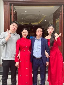 The Timeless Beauty of Runner-up Phuong Nhi's Mother Revealed - image 1