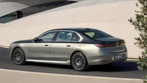 2027 BMW 7-Series Facelift: A Historic Update Infused with Future DNA - image 14