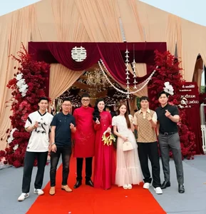 Hòa Minzy and Van Toan's Interaction at Recent Wedding Sparks Fan Curiosity - image 0