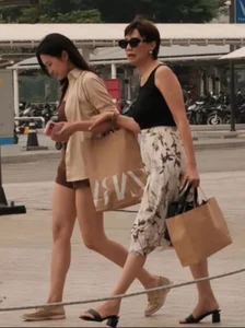 Doãn Hải My Spotted with Her Mother Amidst Recent Social Media Rumors - image 3