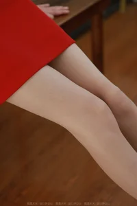IESS Tuan Tuan Red Dress Office Lady Series - Elegant Long Legs Fashion Photography - image 3