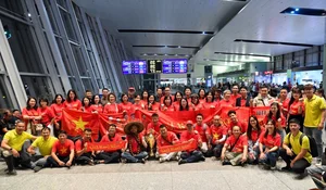 Vietnamese Fans Travel for ASEAN Cup Final Support and Tourism - image 1