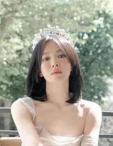 Song Hye Kyo’s Ageless Beauty Secrets: How the 44-Year-Old Star Maintains Flawless Skin Naturally - image 3