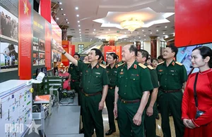 General Phan Van Giang Chairs Major 10-Year Defense Strategy Review - image 0
