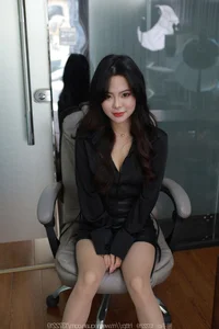 IESS Tutu Office Desk Collection: High-End Fashion Photography and Professional Style - image 11