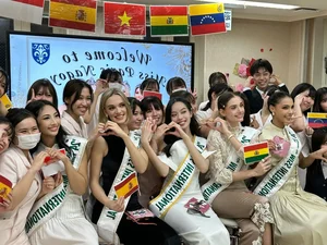 Celebrating Five Years of Love: Bao Thy’s Anniversary and Thu Quynh’s Bold Fashion Statement - image 7