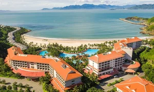 Top 10 Most Booked Summer Resorts for a Perfect Luxury Getaway - image 2