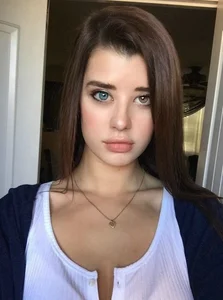The Rare Beauty of Heterochromia: Celebrating a Stunning Model with Two Different Colored Eyes - image 0