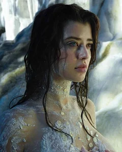 The Rare Beauty of Heterochromia: Celebrating a Stunning Model with Two Different Colored Eyes - image 3