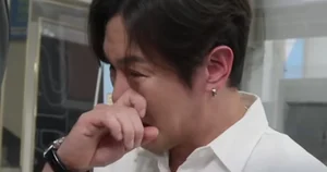 Breaking the Persona: 'Tough Guy' Idol's Rare Emotional Moment Stuns Fans - image 5