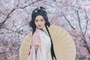 Subtle Charm and Grace: Xi Xi in YiTuYu Art Language Vol.6653 Photography - image 4
