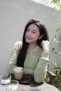 Stunning Visuals of Doãn Hải My: The Most Popular Mother Among Vietnam's WAGs - image 1