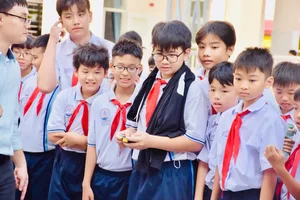 Empowering the Next Generation: 1,600 Students Experience Robotics and AI Art - image 4