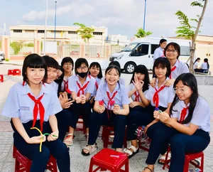 Empowering the Next Generation: 1,600 Students Experience Robotics and AI Art - image 1