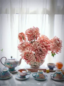 Master the Art of Ancient Chrysanthemums: Stunning Floral Tips for a Long-Lasting Lunar New Year - image 0
