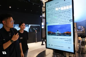 HONOR Alpha Store Shenzhen: A Revolutionary Concept in Modern Tech Retail - image 8