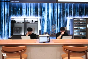 HONOR Alpha Store Shenzhen: A Revolutionary Concept in Modern Tech Retail - image 5