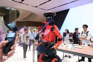 HONOR Alpha Store Shenzhen: A Revolutionary Concept in Modern Tech Retail - image 7