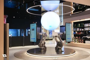 HONOR Alpha Store Shenzhen: A Revolutionary Concept in Modern Tech Retail - image 13