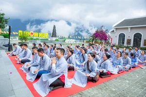 Spiritual Pilgrimage to Fansipan for Buddha's Birthday Celebration - image 2