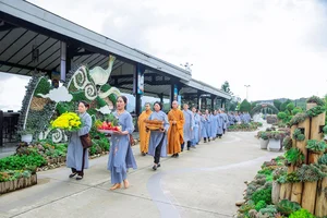 Spiritual Pilgrimage to Fansipan for Buddha's Birthday Celebration - image 6