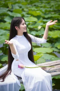 Top 100 Most Beautiful Ao Dai: A Tribute to Vietnamese Elegance - image 14