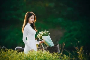 Top 100 Most Beautiful Ao Dai: A Tribute to Vietnamese Elegance - image 28