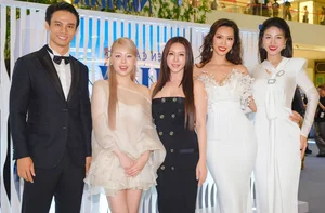 Timeless Elegance: The Red Carpet Allure of Hà Anh and Thu Hoài - image 7