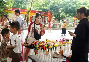Hanoi Tourism Gift Festival: Celebrating Vietnamese Culture and Traditional Craftsmanship - image 1