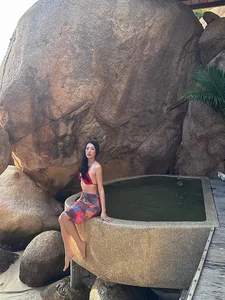Yaya Truong Nhi Sets Summer Trends with Stunning Beach Fashion - image 8