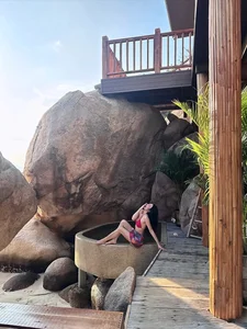Yaya Truong Nhi Sets Summer Trends with Stunning Beach Fashion - image 7